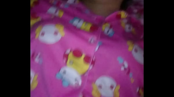 Em gái mặc áo hello kitty đụ dâm vãi
